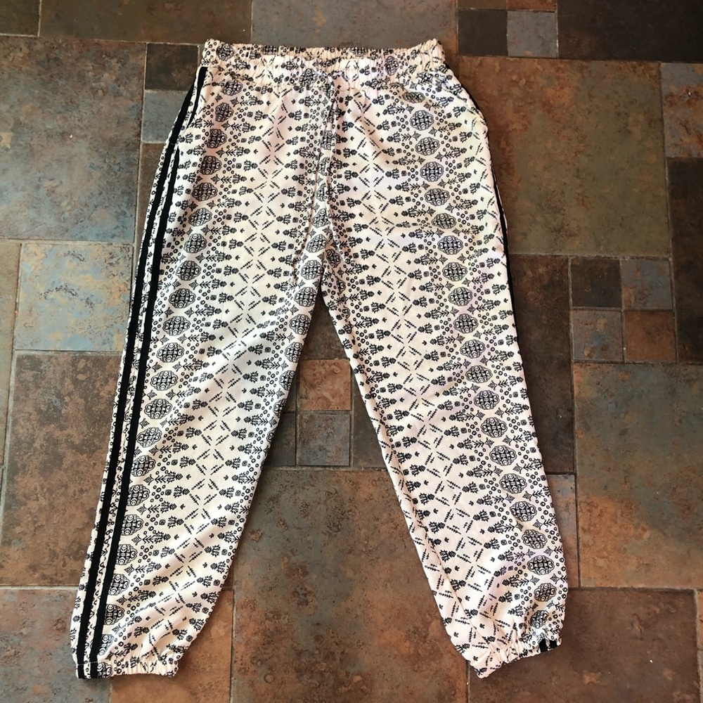 About a Girl black and cream printed dress joggers